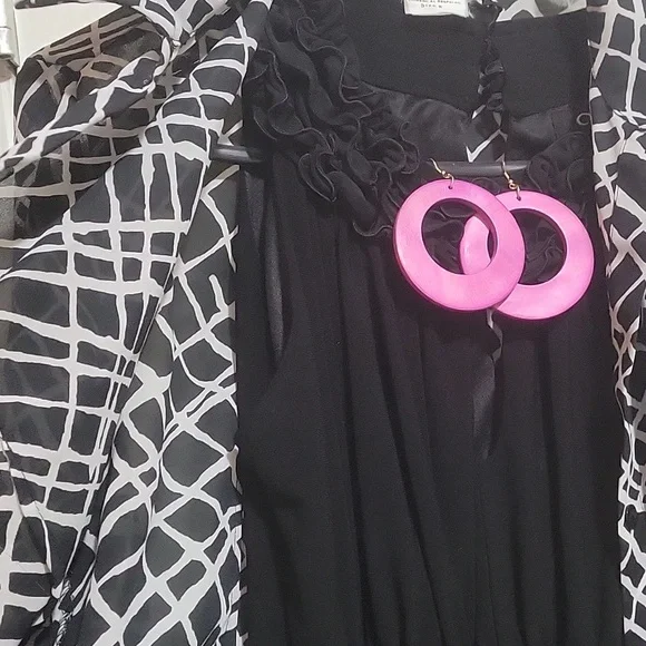 Dress,  cover up (8), purse, and new  ear-rings . Reduced from 25 to $14.00 - Picture 7 of 17